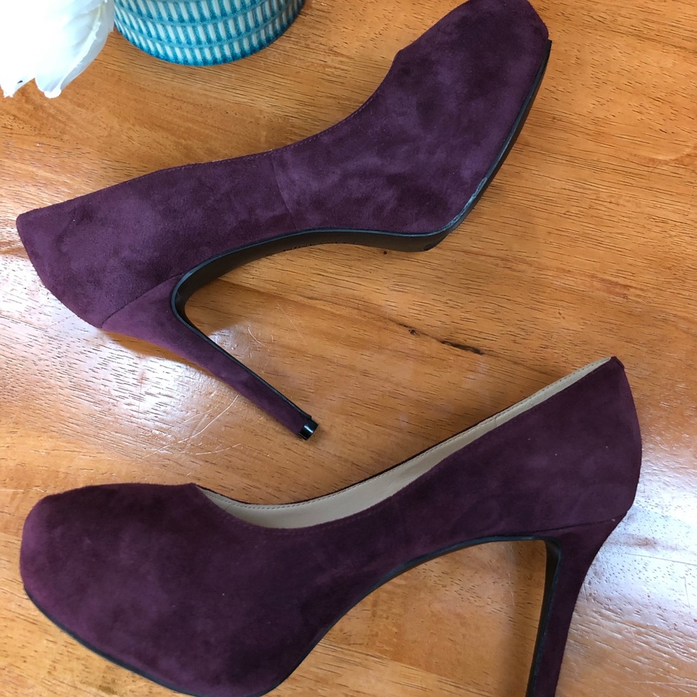 Purple suede Nine West heels